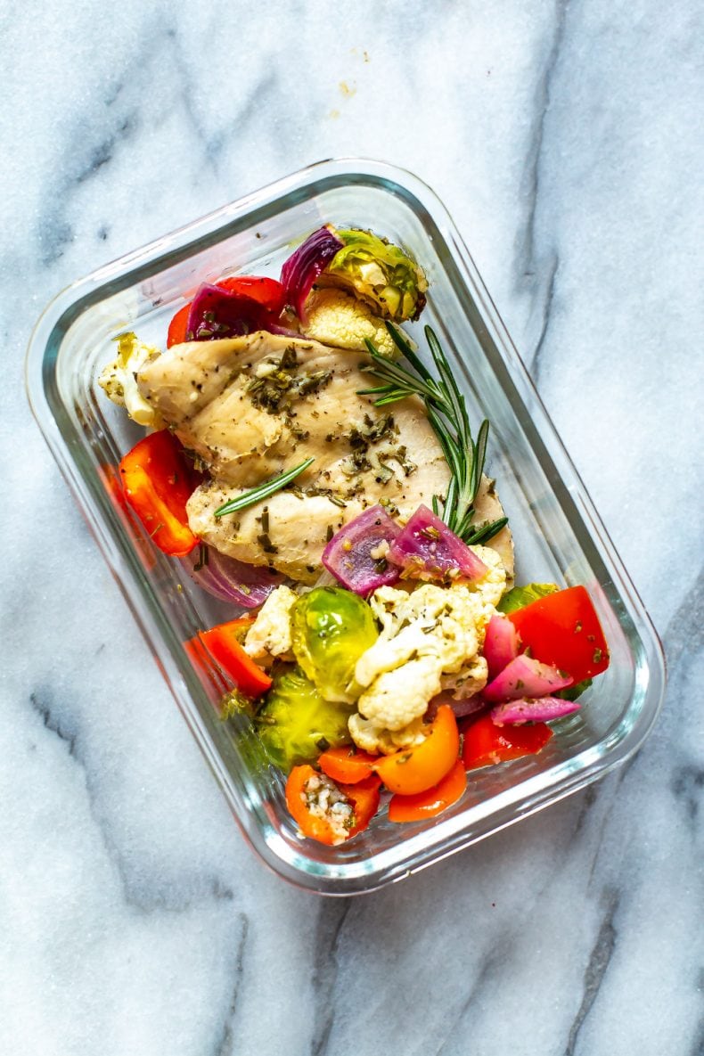 gluten-free chicken and vegetables in a meal prep container