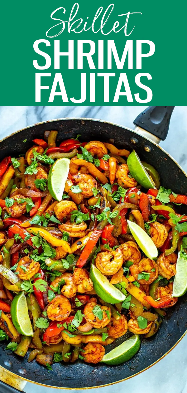 These Skillet Shrimp Fajitas come together in just one pan for minimal clean up. They take 10 minutes to cook and are PACKED with flavour! #skilletrecipes #shrimpfajitas