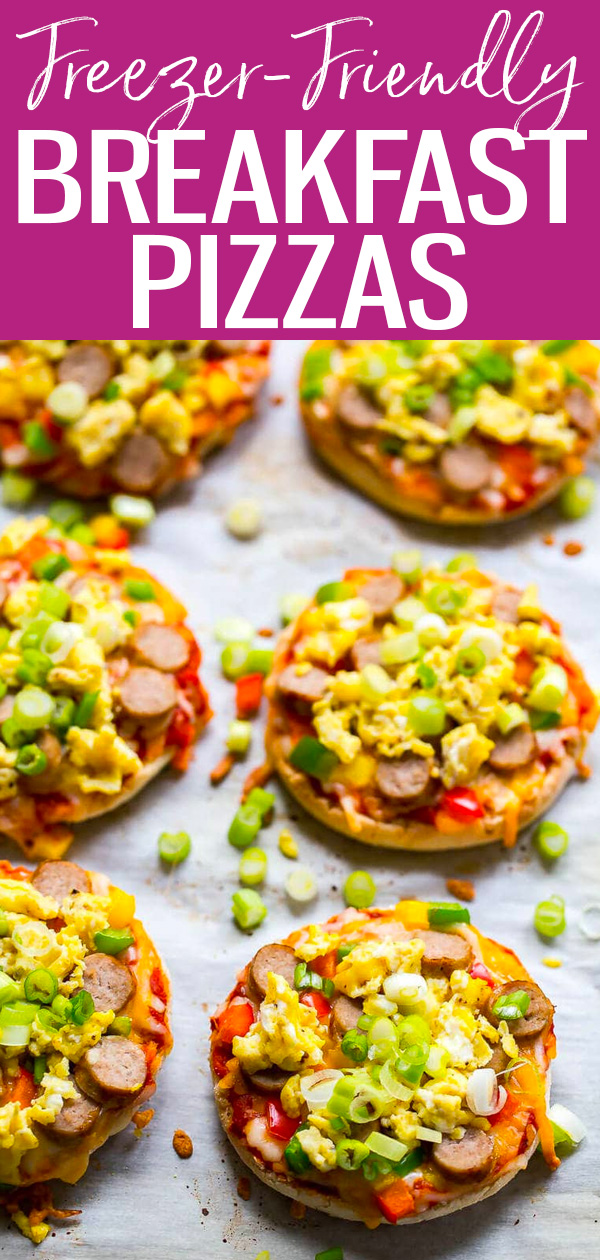 These Freezer-Friendly Mini Breakfast Pizzas with turkey sausage and egg are the perfect grab and go option for those busy weekday mornings! #mealprep #breakfastpizzas